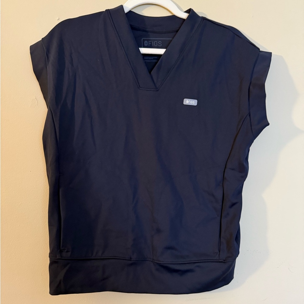 Figs FormX Scrub Top and Petite pants
